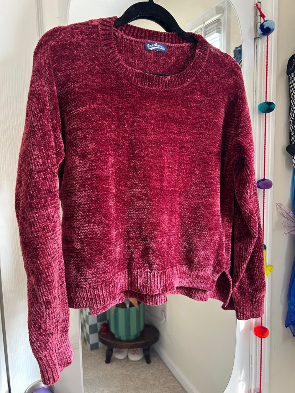 Vintage Feel Chenille Crewneck Sweater in Wine